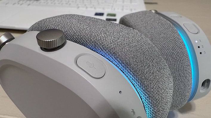 Closeup of the crown on Fractal Design's Scape headset.