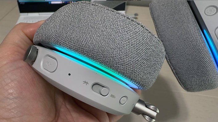 Closeup of the left earccup on Fractal Design's Scape headset.